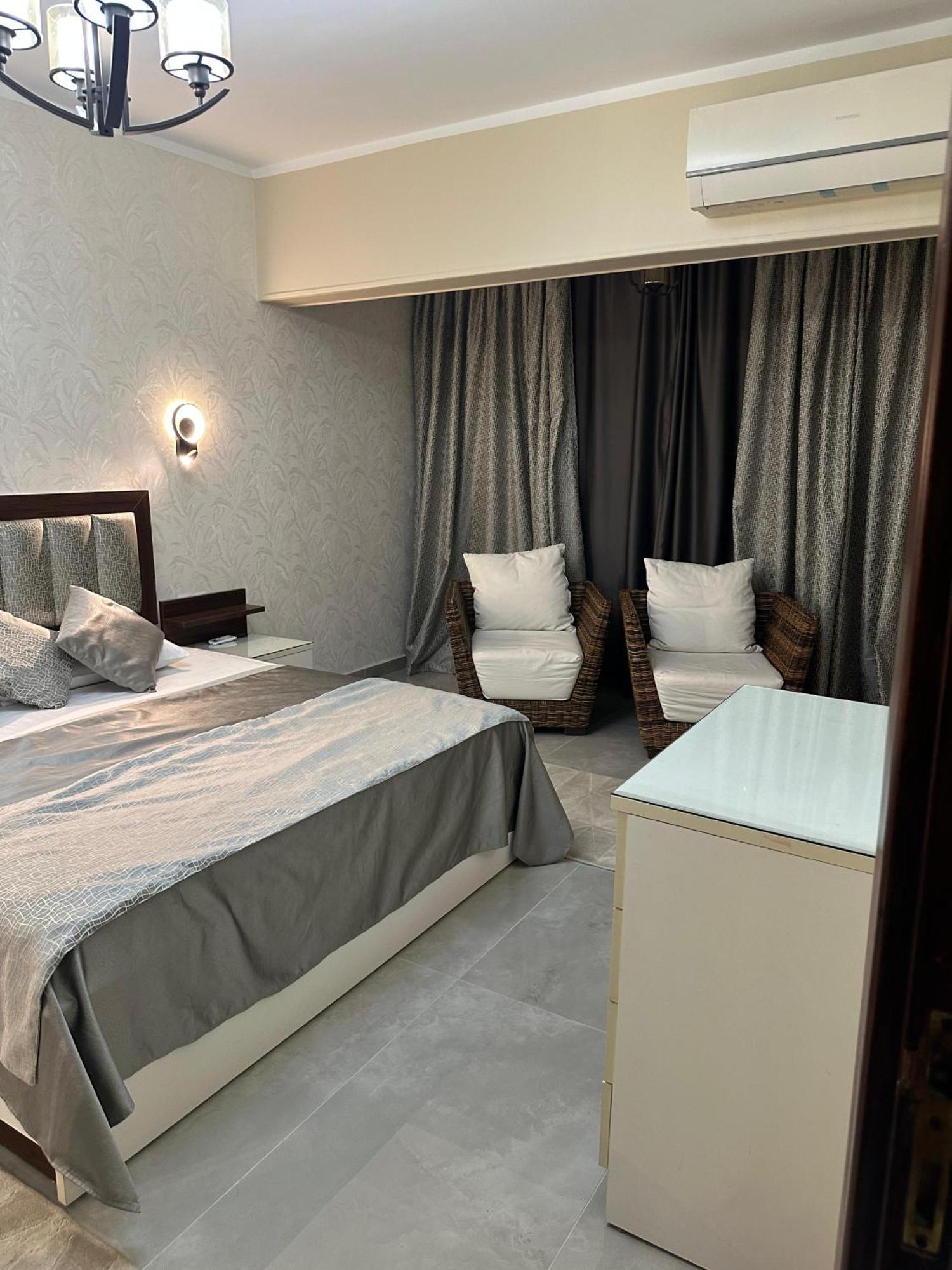 شقه مفروشه 3 غرف امام سيتي ستارز Apartman