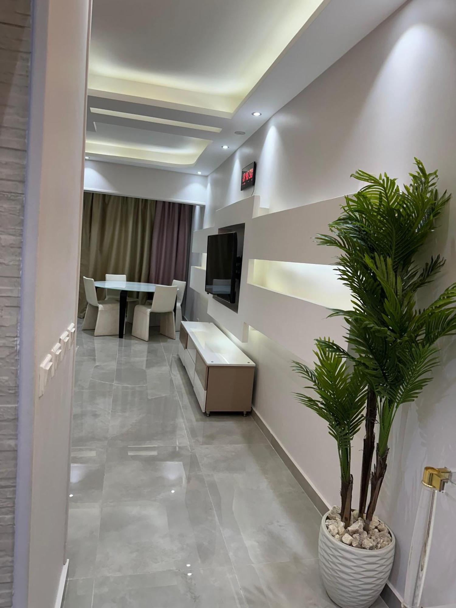 شقه مفروشه 3 غرف امام سيتي ستارز Apartman Kairó